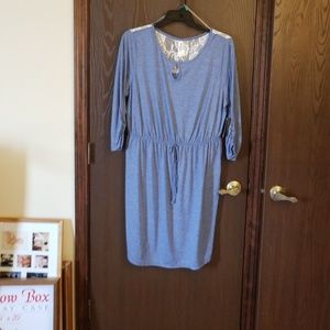 1x blue t shirt dress. 3/4 sleeves.